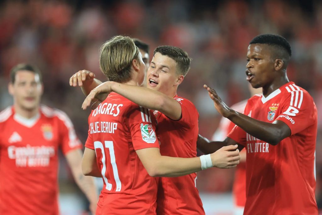 nhan-dinh-soi-keo-benfica-vs-tirsense-luc-02h15-ngay-24-4-2025-2