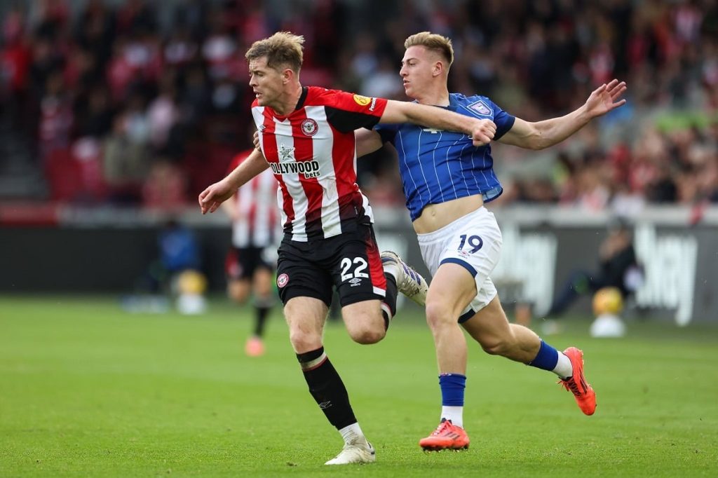 nhan-dinh-soi-keo-ipswich-vs-brentford-luc-21h00-ngay-10-5-2025-1