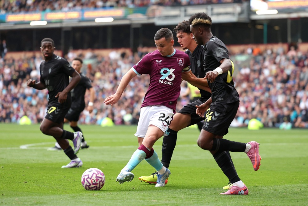 Nhận định soi kèo Sunderland vs Burnley lúc 03h00 ngày 3/2/2026 nhan-dinh-soi-keo-sunderland-vs-burnley-luc-03h00-ngay-3-2-2026-1